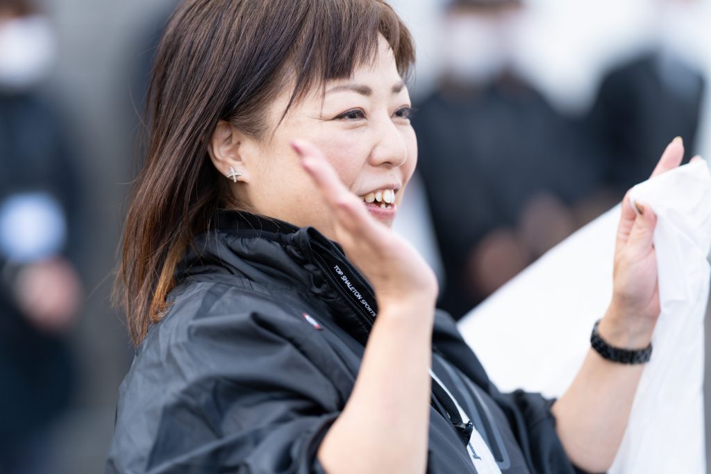 全国からきたファンを笑顔で出迎えるIKEUCHI ORGANIC(イケウチオーガニック)のスタッフイメージ