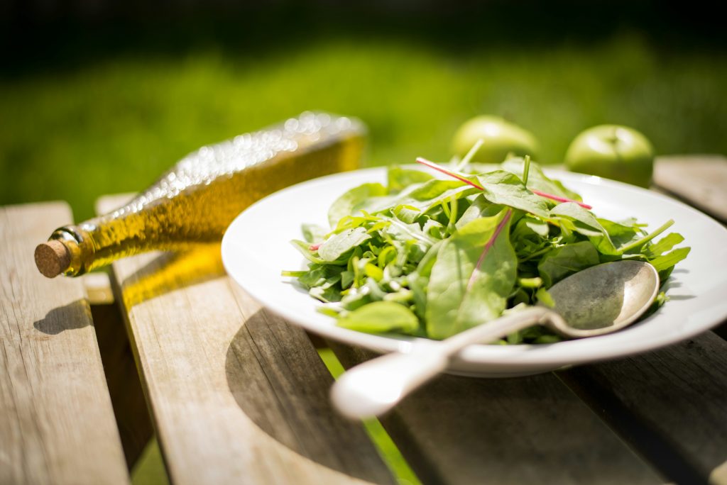 日焼けのあとに食べると症状がやわらぐ抗酸化力の高いサラダ